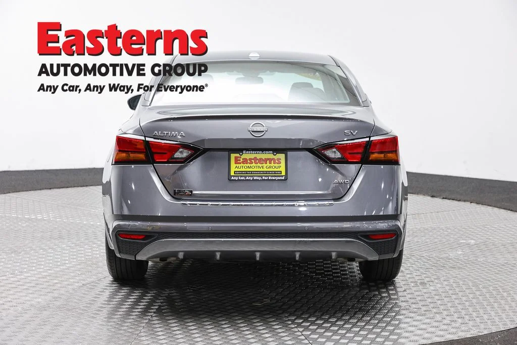 Used 2023 Gray Nissan 2.5 SV image 6