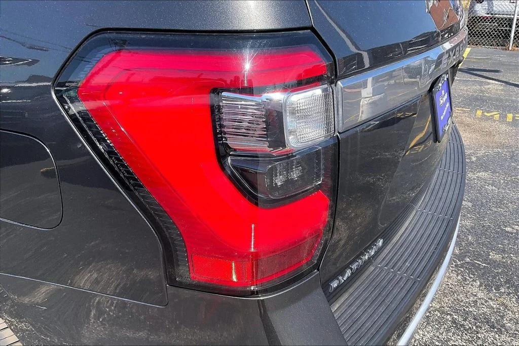 Used 2020 Gray Ford Platinum image 30