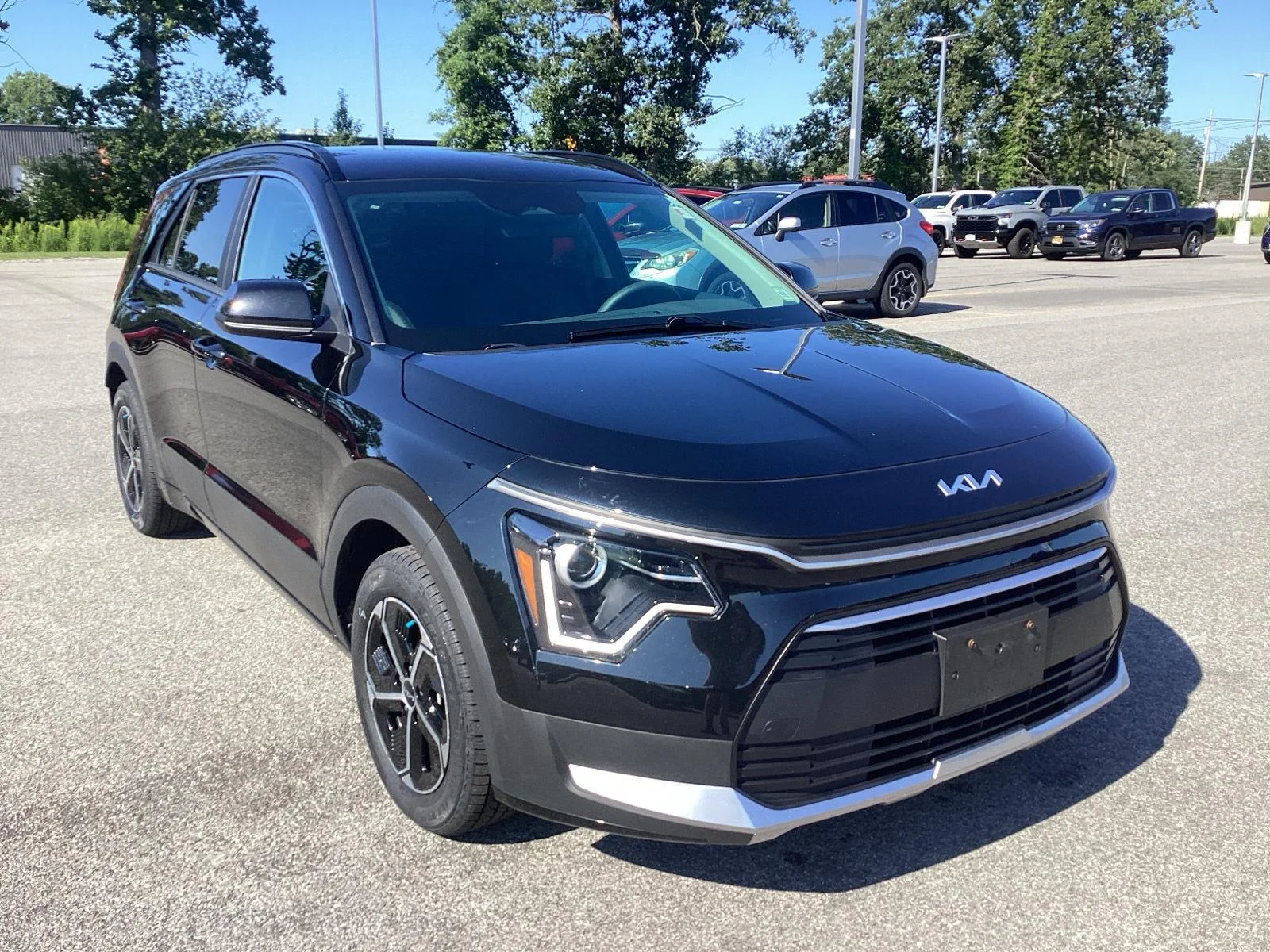 Used 2024 Aurora Black Pearl Kia LX image 10