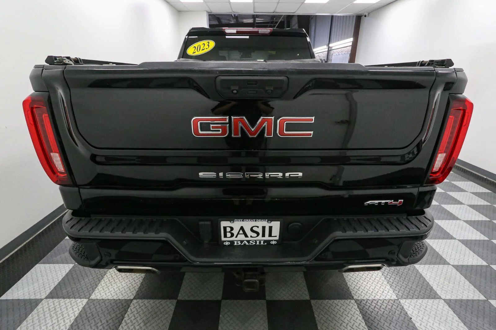 Used 2023 Onyx Black GMC AT4 image 11