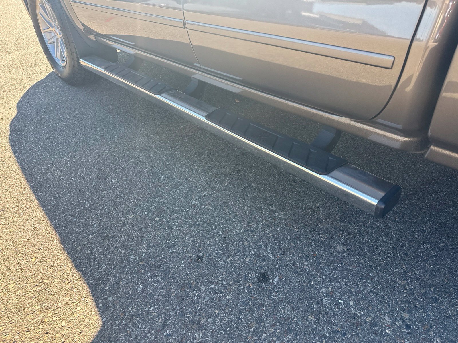 Used 2014 Brown GMC SLE image 12