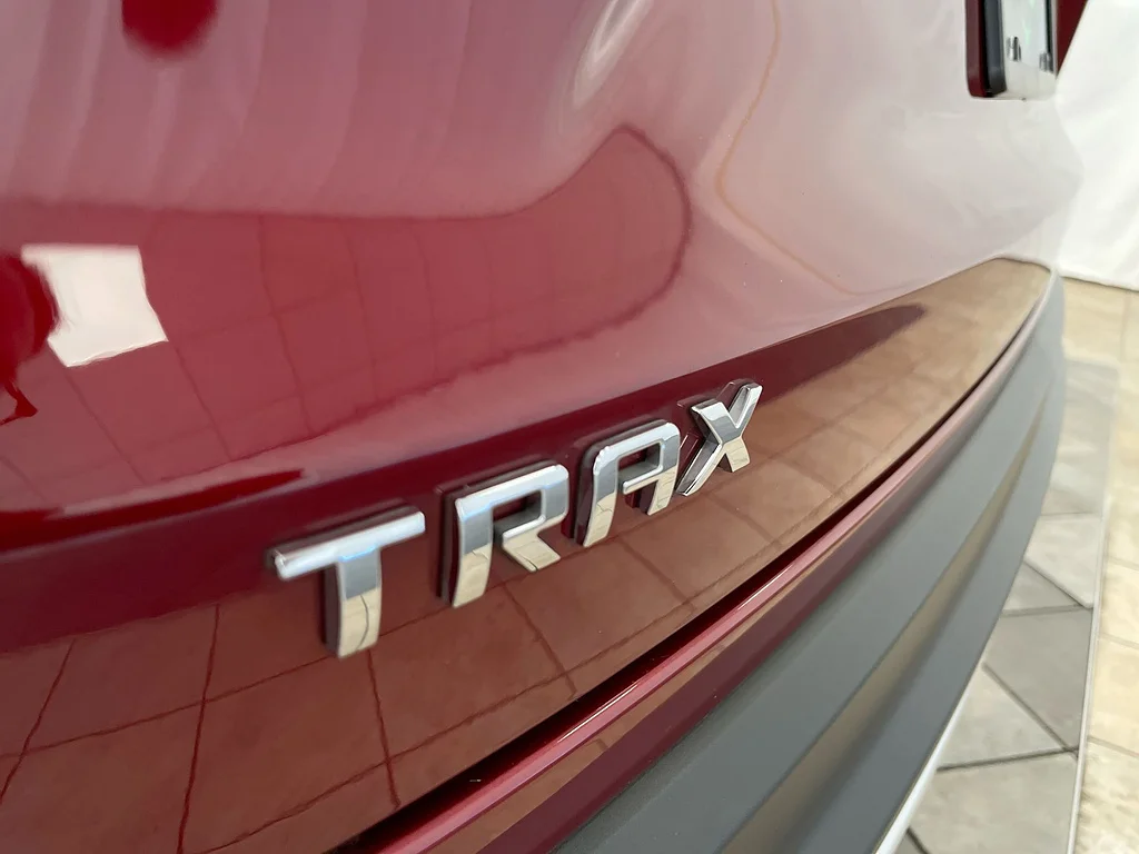 Used 2025 Crimson Metallic Chevrolet LT image 29