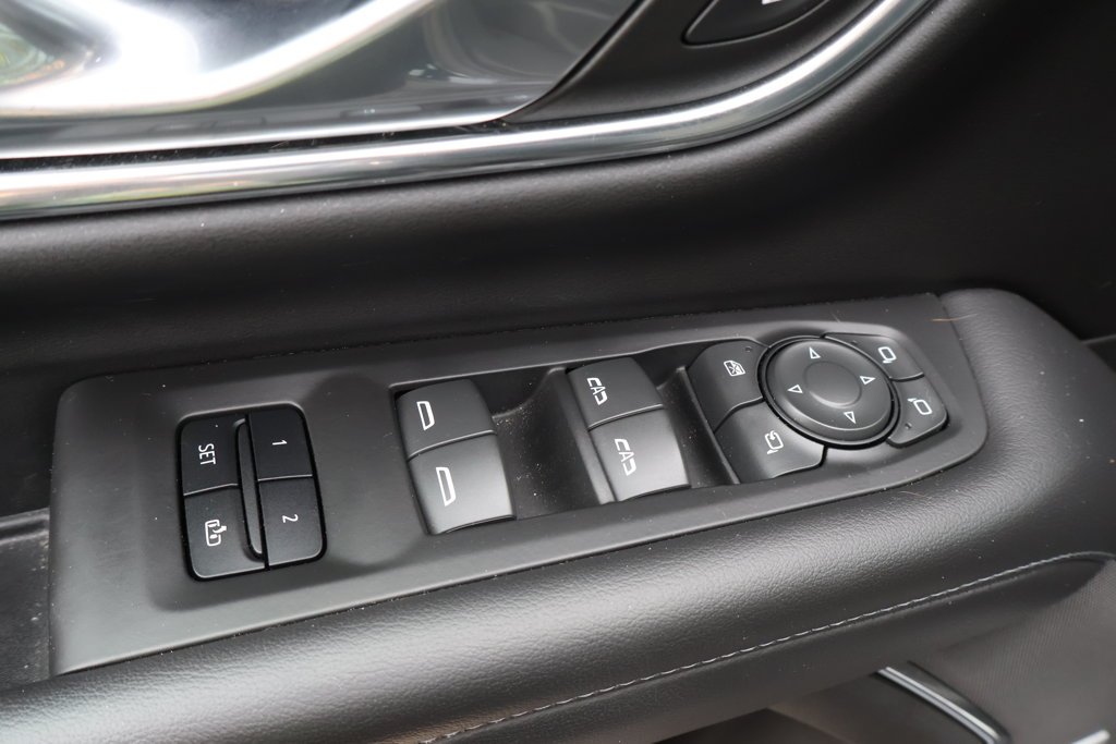 Used 2022 Blue Chevrolet Z71 image 16
