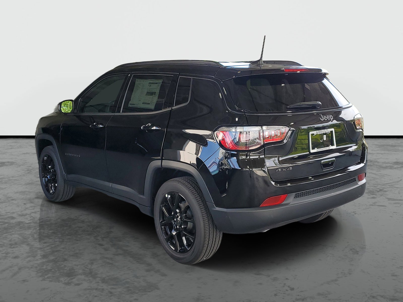 New 2026 Diamond Black Crystal Pearlcoat Jeep Latitude Altitude image 2