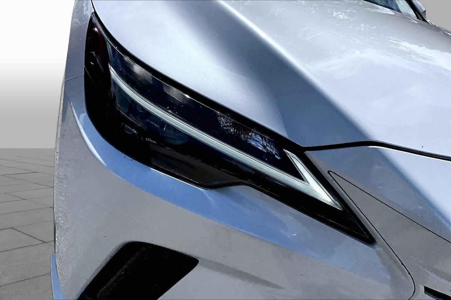 Used 2024 Eminent White Pearl Lexus Premium image 28
