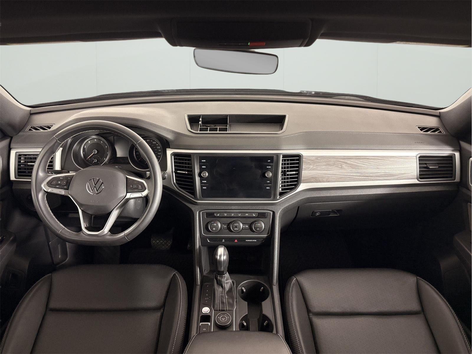 Used 2021 Platinum Gray Metallic Volkswagen 3.6L V6 SE w/Technology image 21