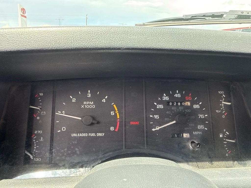 Used 1989 White Ford LX image 19