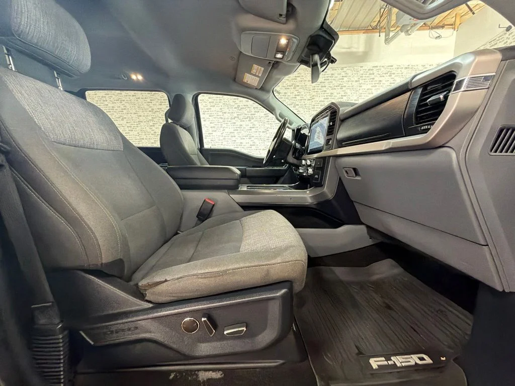 Used 2021 Blue Metallic Ford XLT image 11