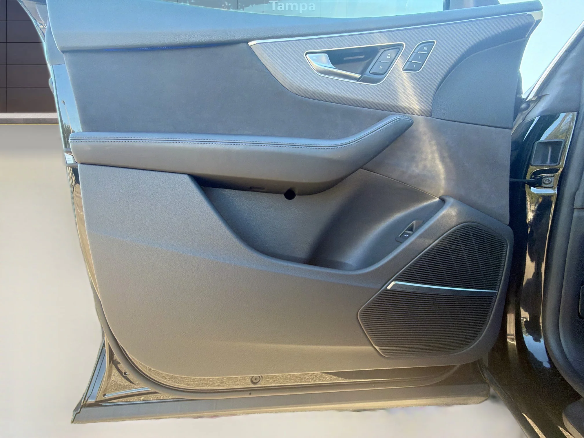 2022 Audi RS Q8 Base - Photo 23