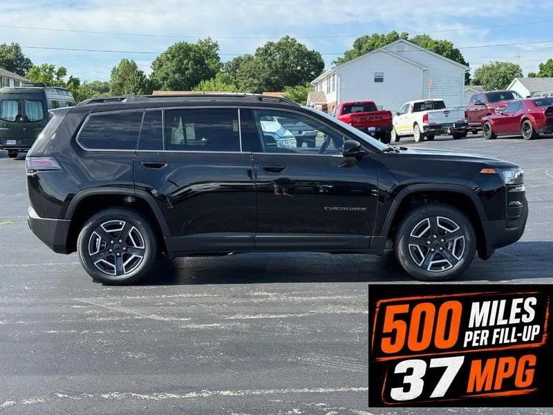 New 2026 Diamond Black Crystal Pearlcoat Jeep Limited image 2