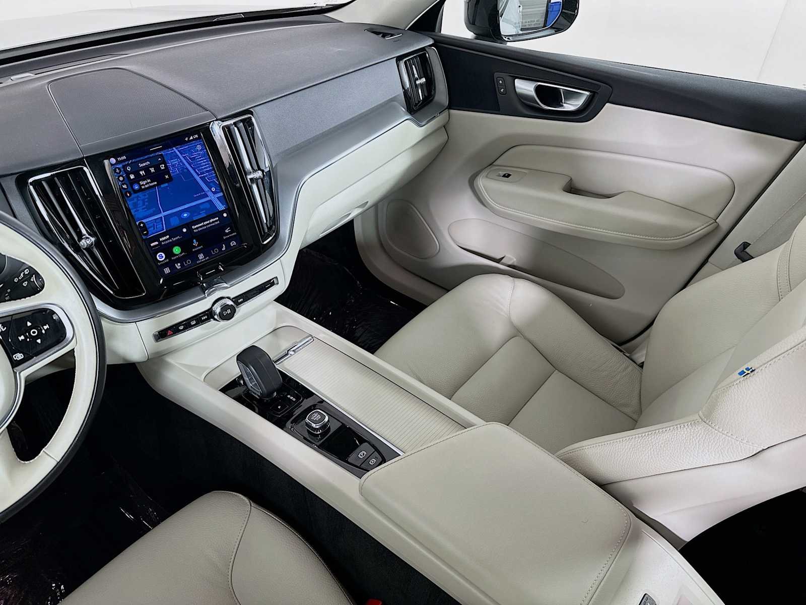 Certified Used 2024 Vapour Grey Volvo Core image 22
