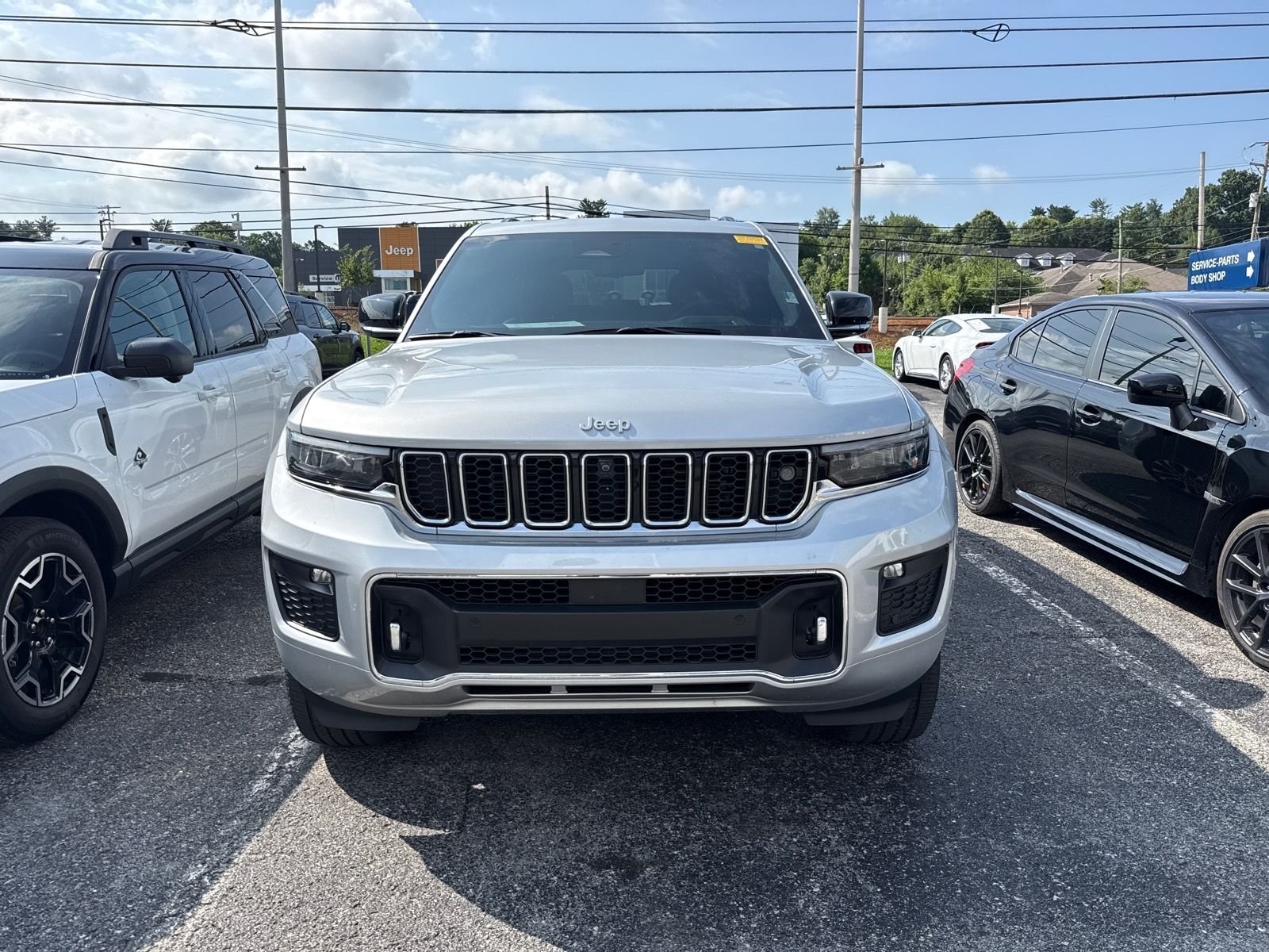 Used 2024 Silver Jeep Overland image 7