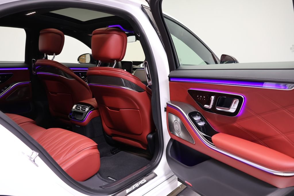 New 2026 MANUFAKTUR Moonlight White Metallic Mercedes-Benz S 63 E AMG® image 53