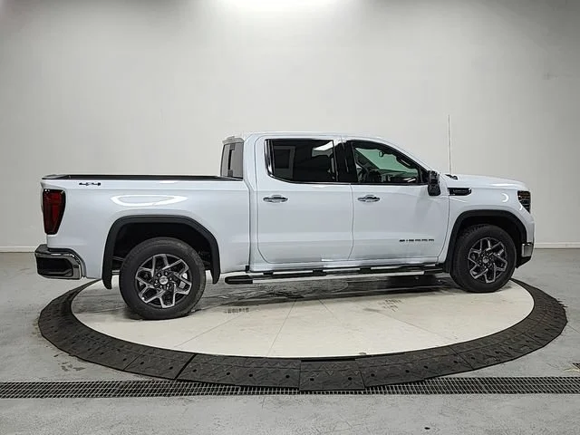 2026 GMC Sierra 1500 SLT - Photo 8