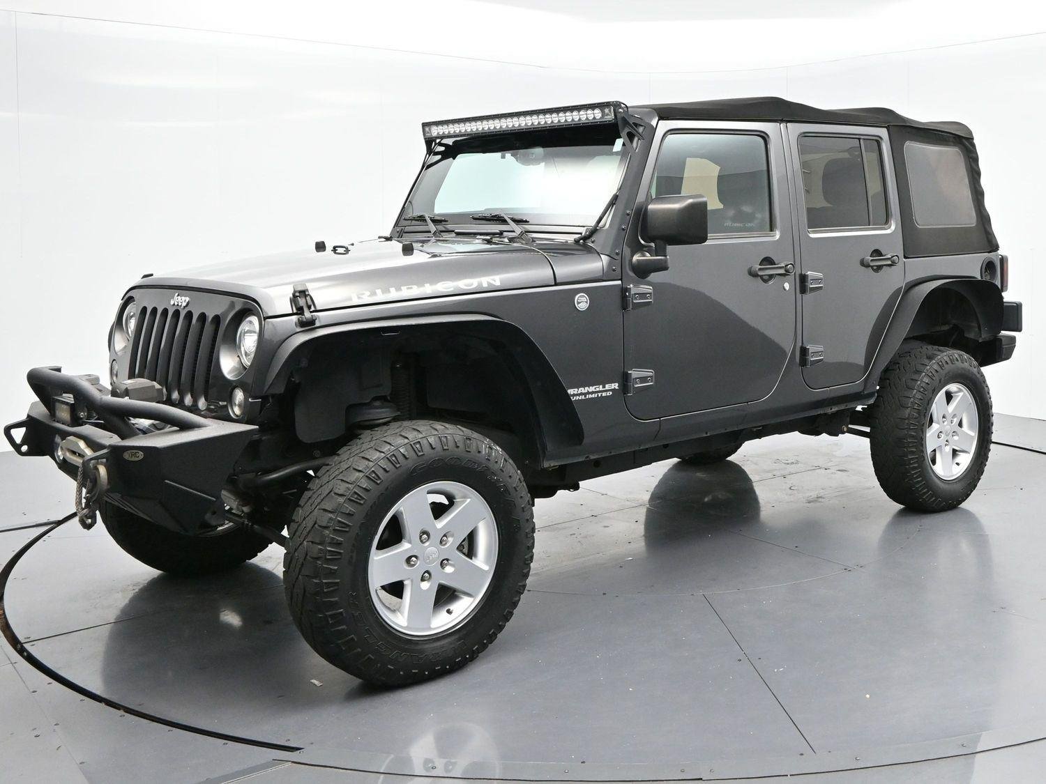 Used 2017 Granite Crystal Metallic Clearcoat Jeep Rubicon image 3