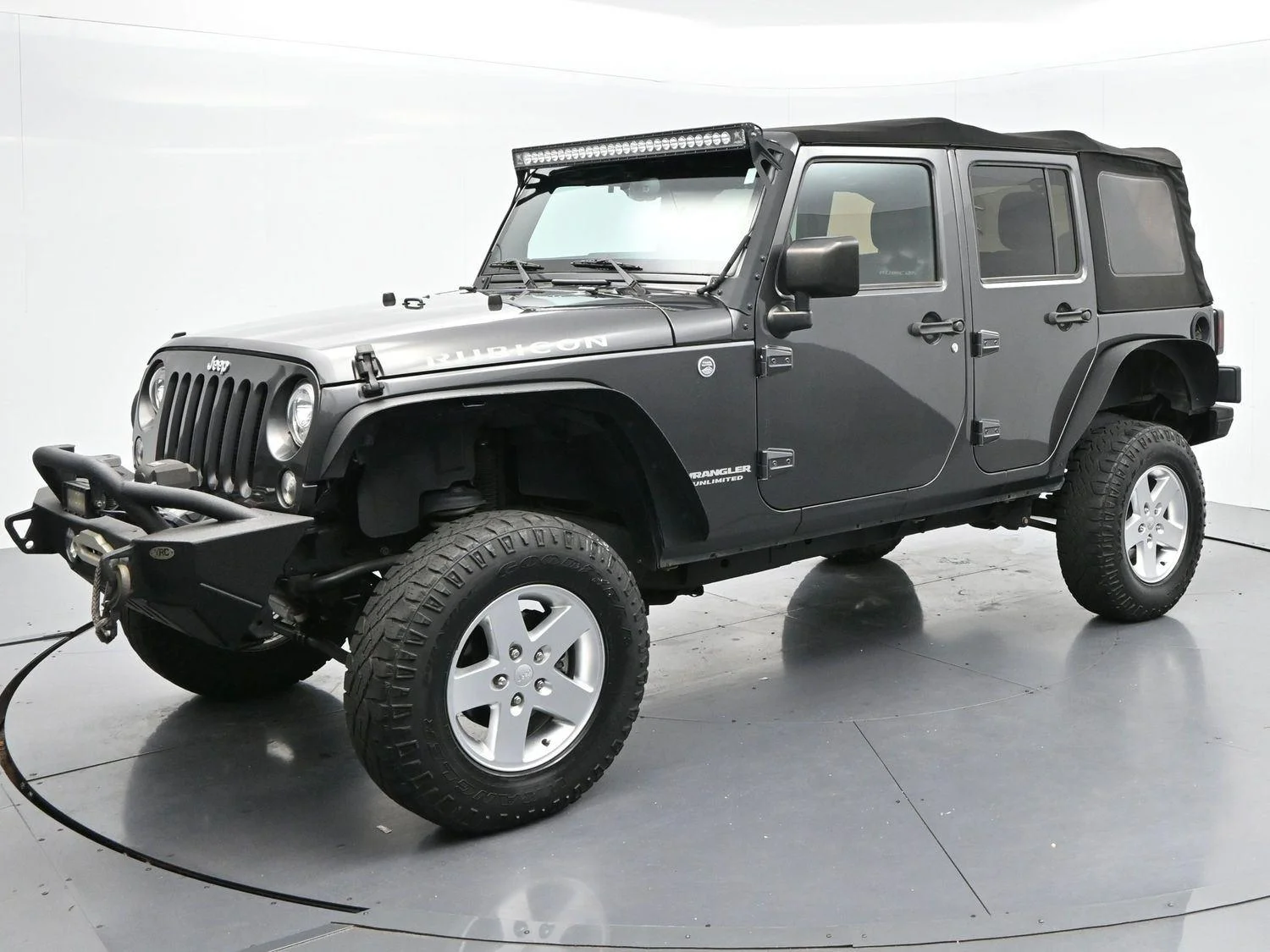 Used 2017 Granite Crystal Metallic Clearcoat Jeep Rubicon image 3