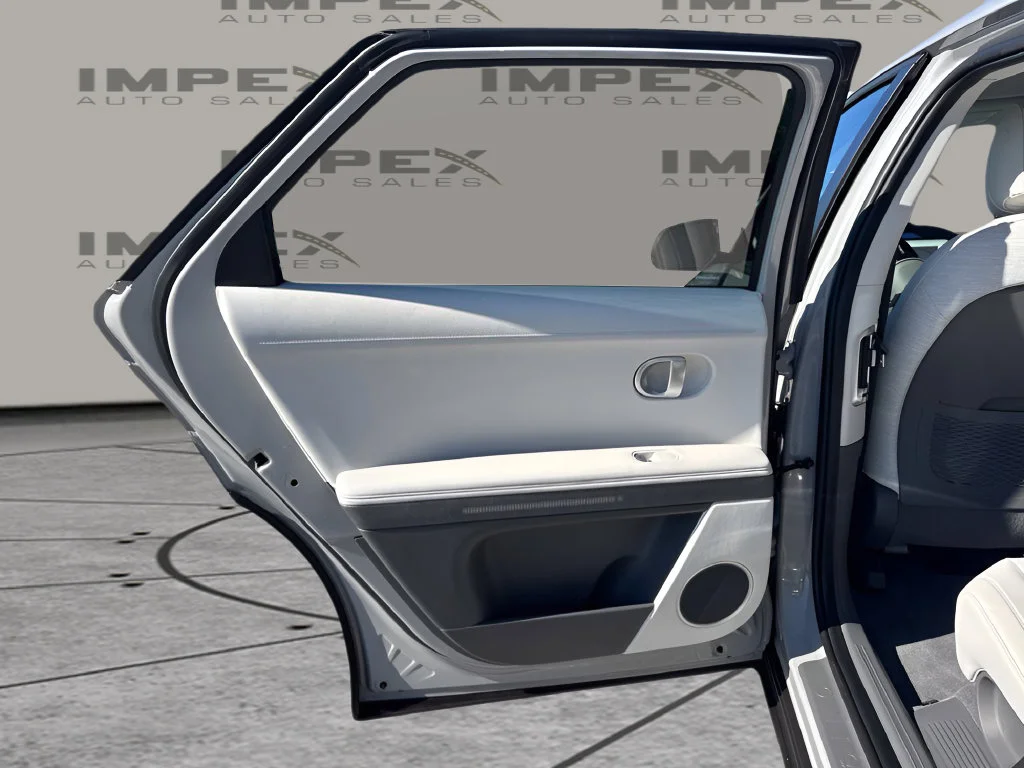 Used 2023 Gray Hyundai SEL image 24