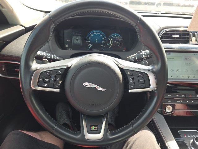 Used 2017 Black Jaguar 35t R-Sport image 19