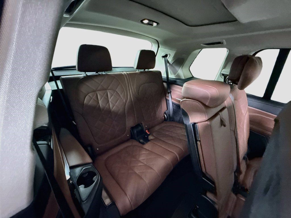 Used 2026 Skyscraper Gray Metallic BMW xDrive40i image 39