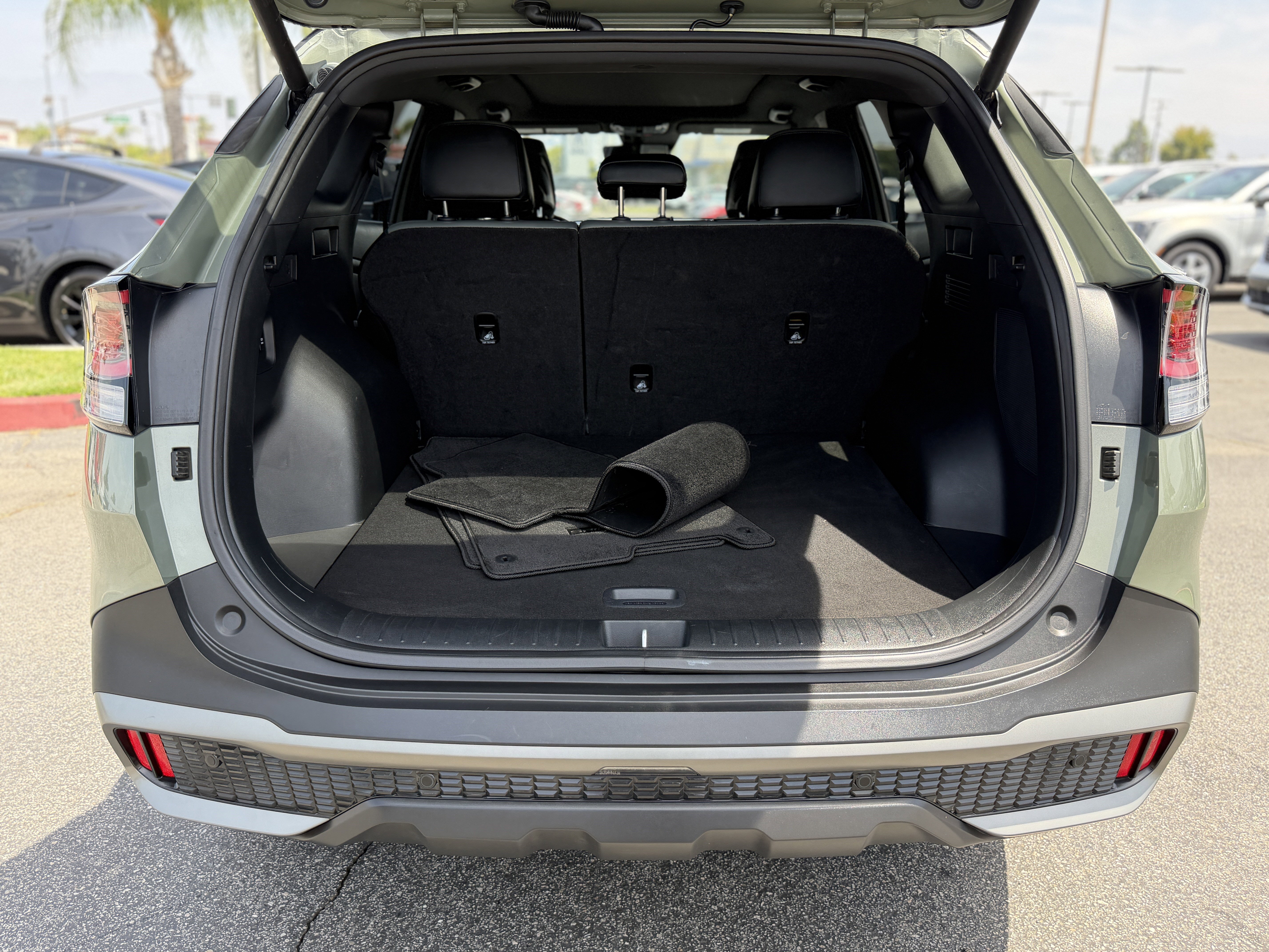 Certified Used 2023 Jungle Green/Ebony Black Roof Kia X-Pro image 10