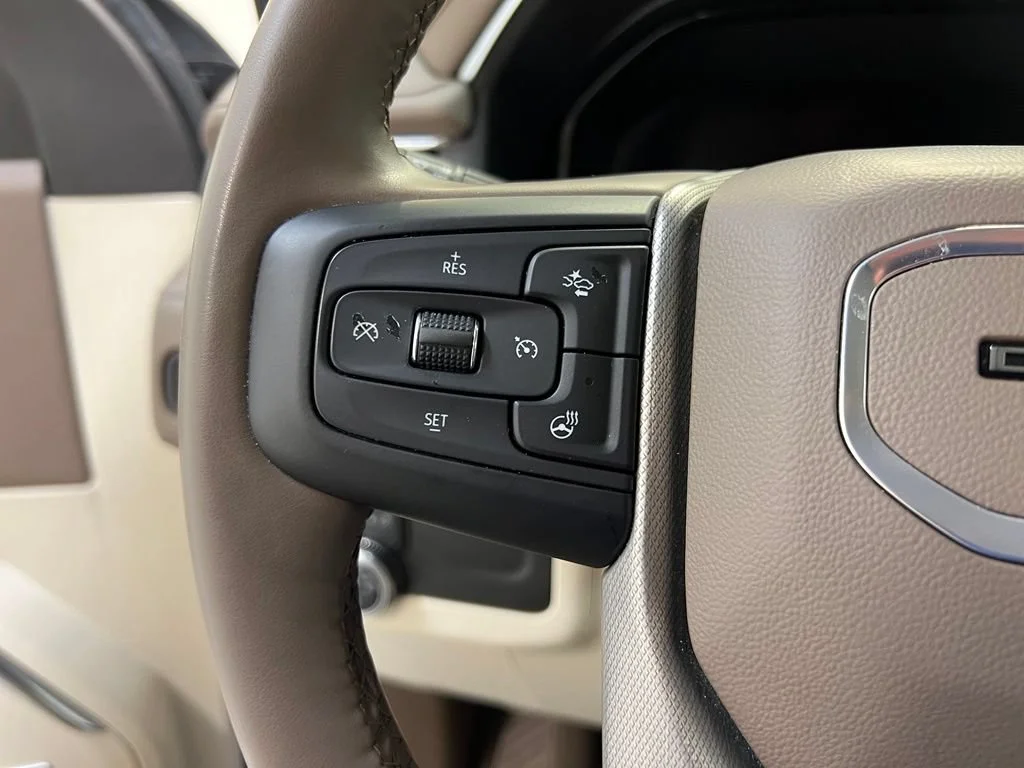 Used 2024 White Frost Tricoat GMC Denali image 20