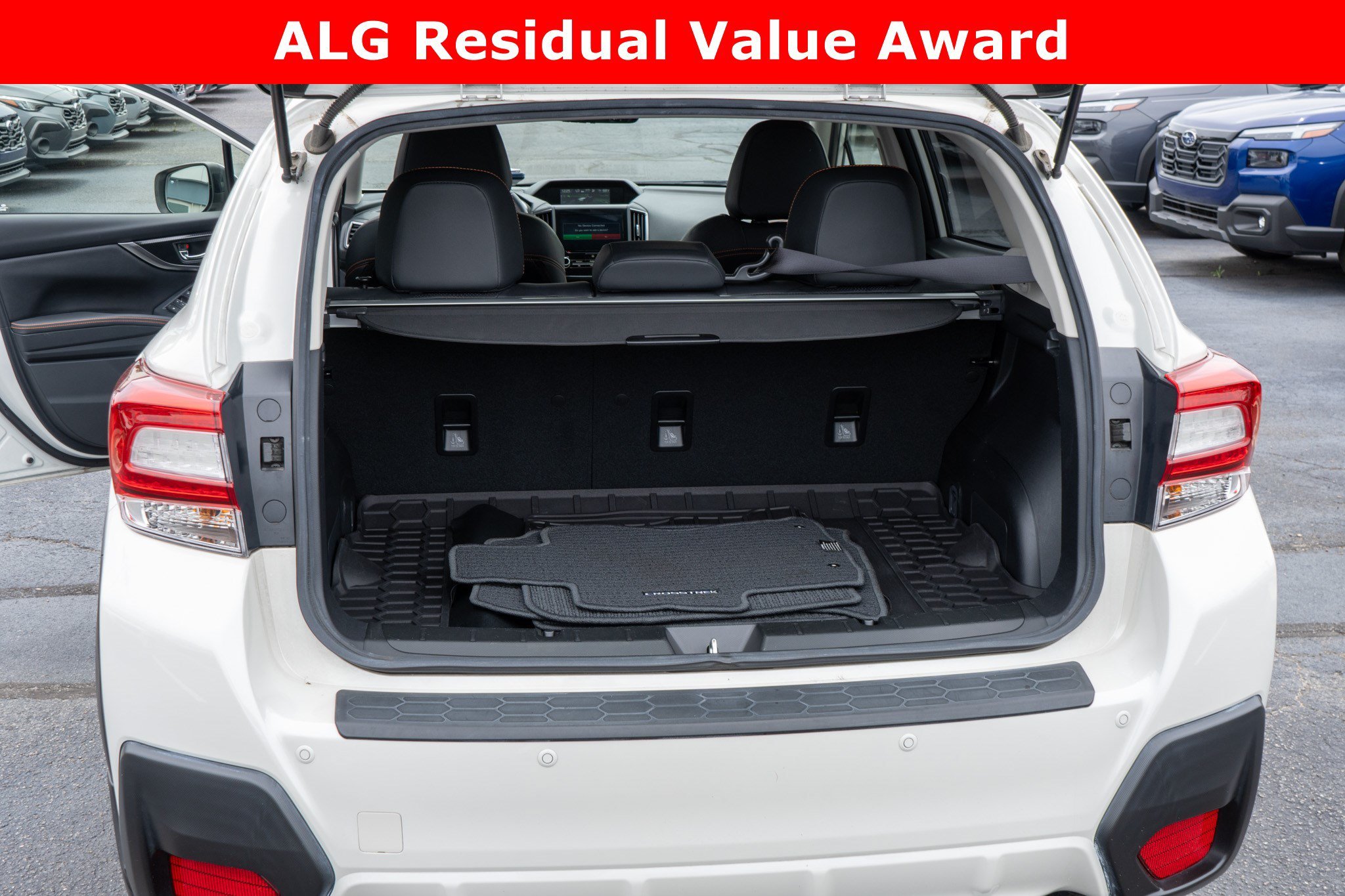 Used 2019 Crystal White Pearl Subaru Limited image 30