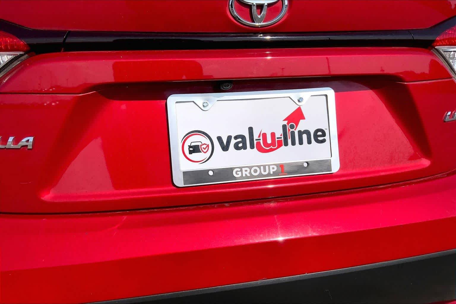Used 2020 Barcelona Red Metallic Toyota LE image 10
