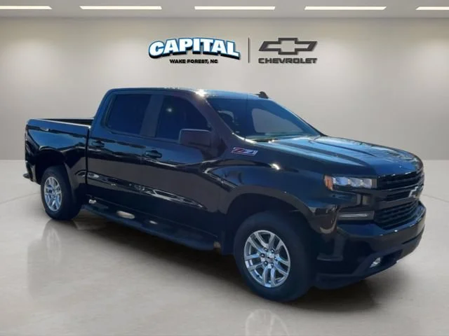 Used 2020 BLACK Chevrolet RST image 7