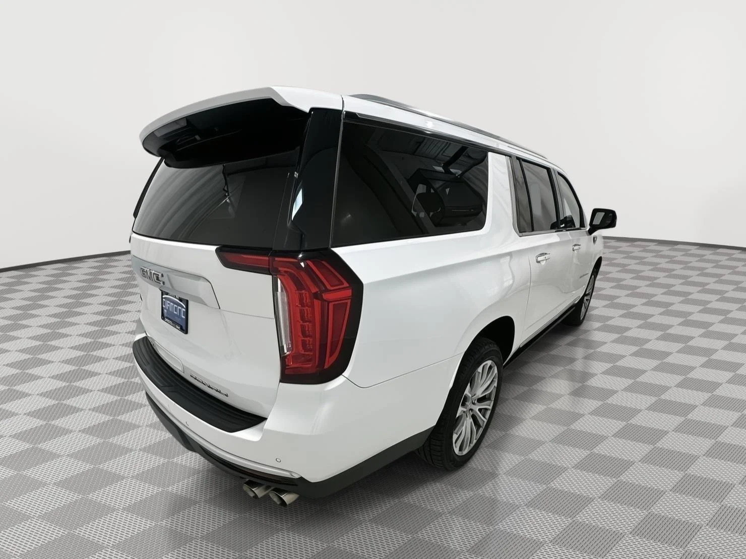 Used 2021 Summit White GMC Denali image 5