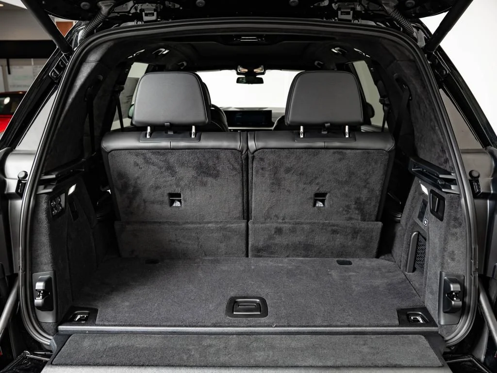 New 2027 Black Sapphire Metallic BMW xDrive40i image 20