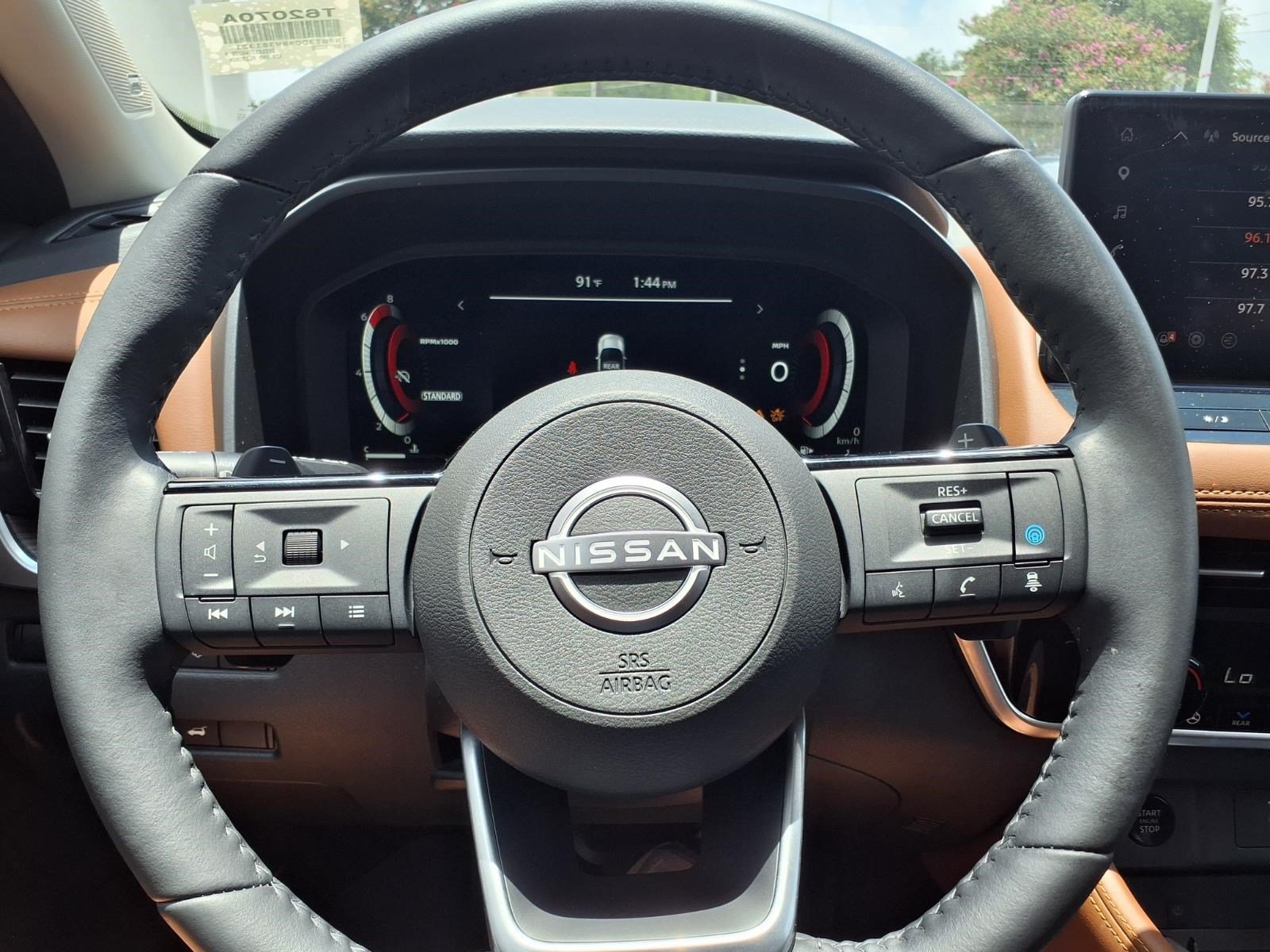 Used 2024 Everest White Pearl/Super Black Nissan Platinum image 20
