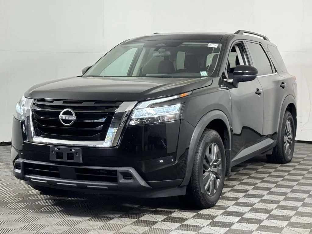 Used 2022 Black Nissan SV image 7