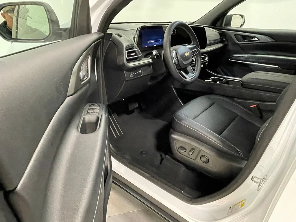 Used 2026 White Chevrolet LT image 22