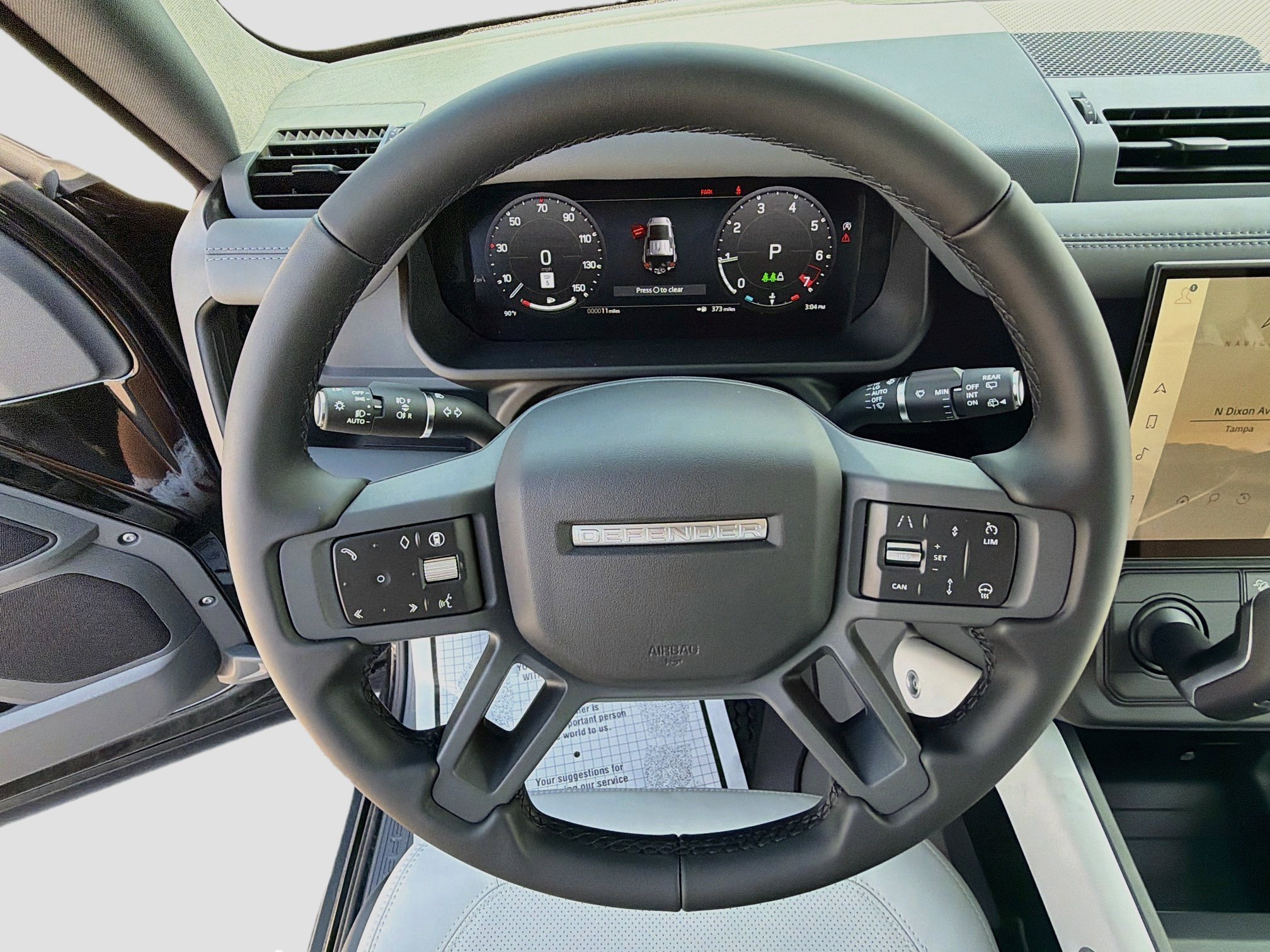 New 2026 Santorini Black LAND ROVER X-Dynamic SE image 37