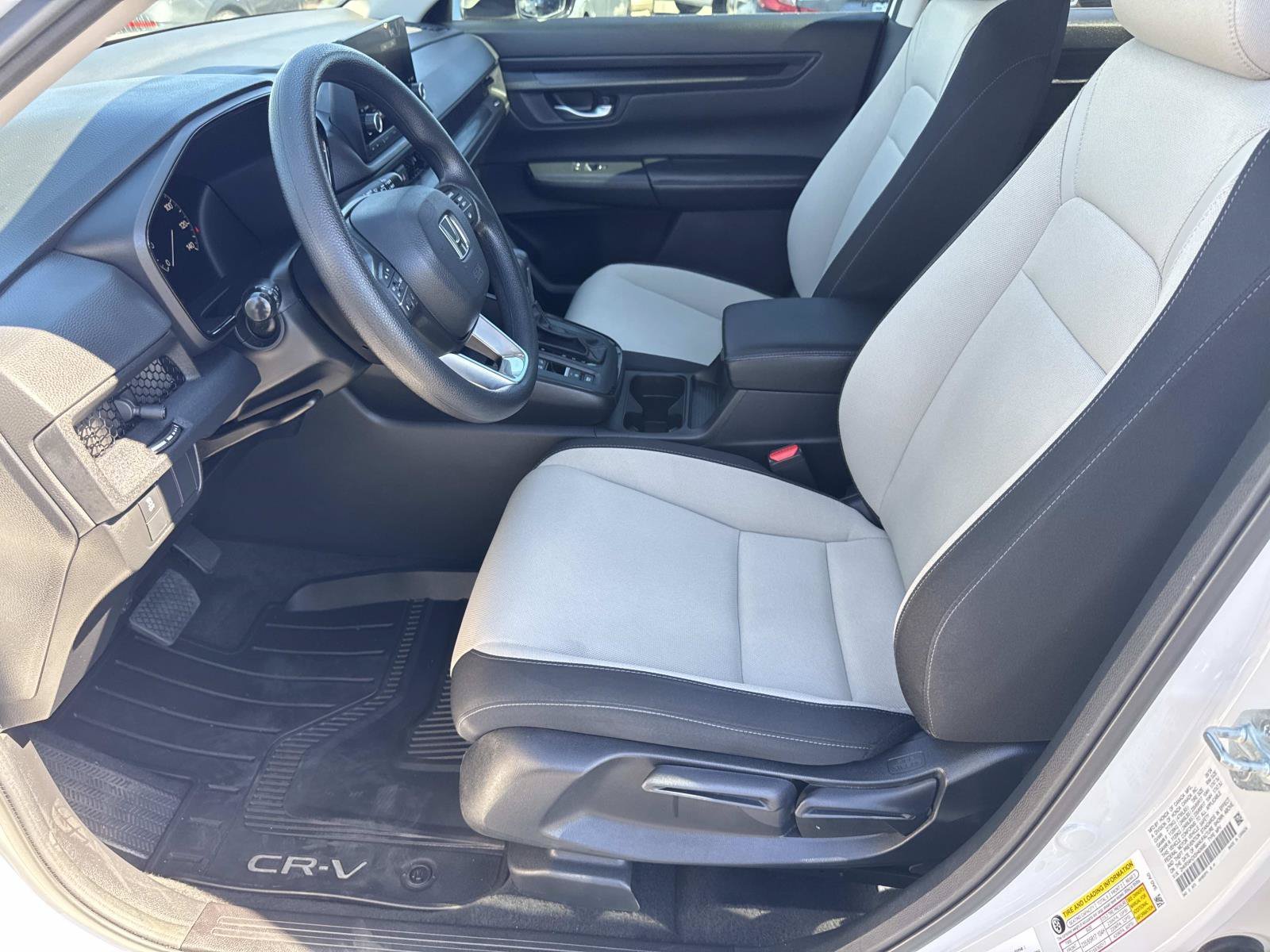 2025 Honda CR-V LX - Photo 22