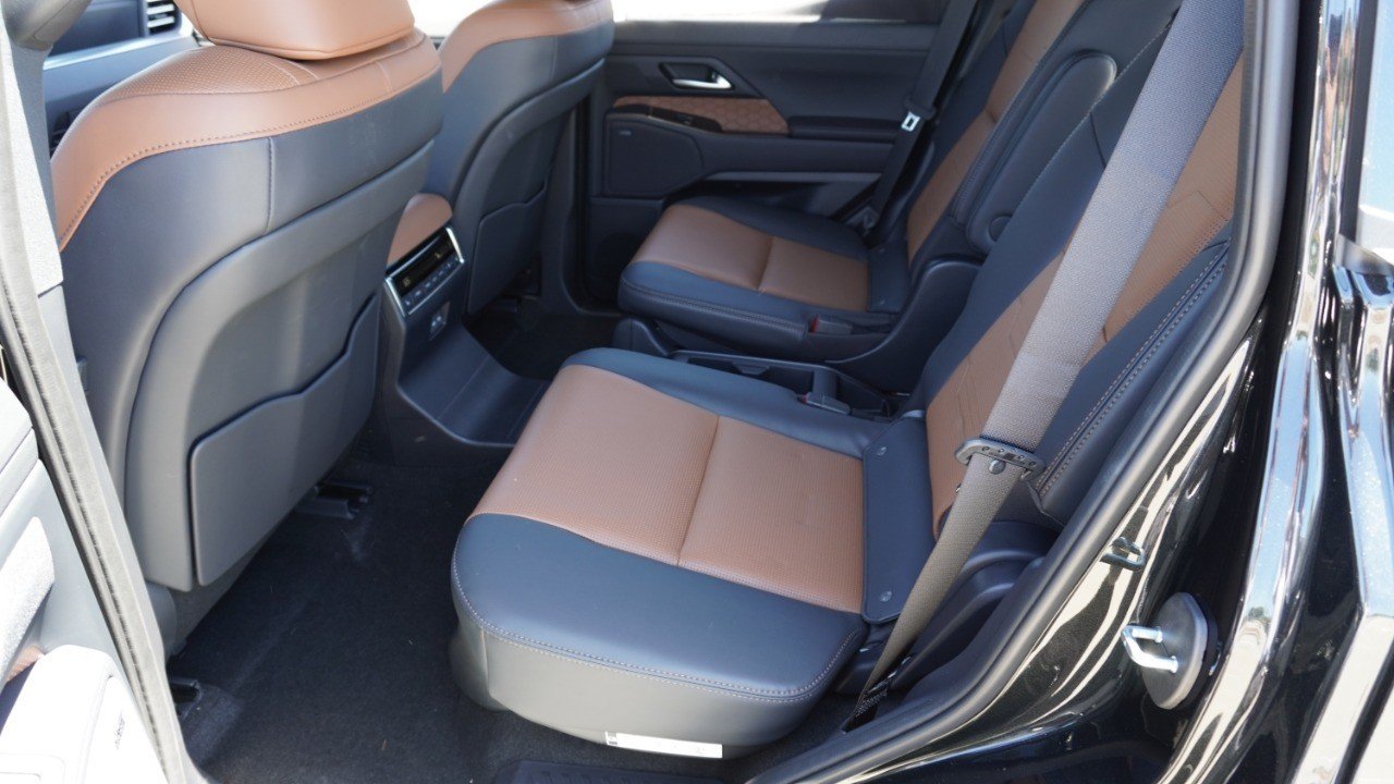Used 2026 Black Lexus GX 550 Luxury+ image 33