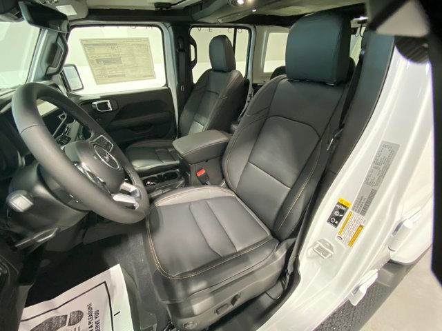 2025 Jeep Wrangler 4-Door Sahara - Photo 10