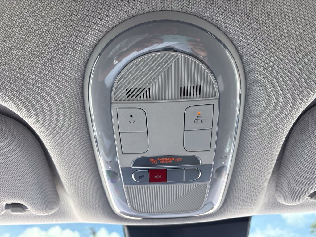 Used 2024 White Hyundai SEL image 30