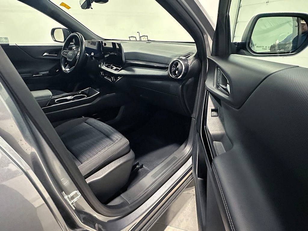 Used 2025 Sterling Gray Metallic Chevrolet LT image 25