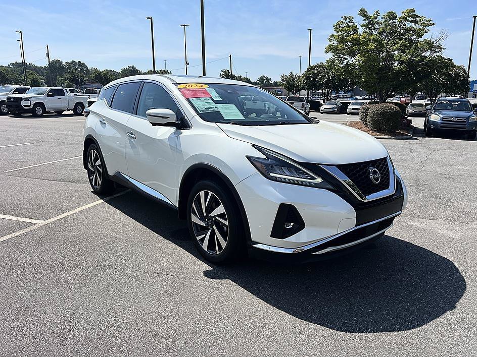 Used 2024 Pearl White Tricoat Nissan SL image 3