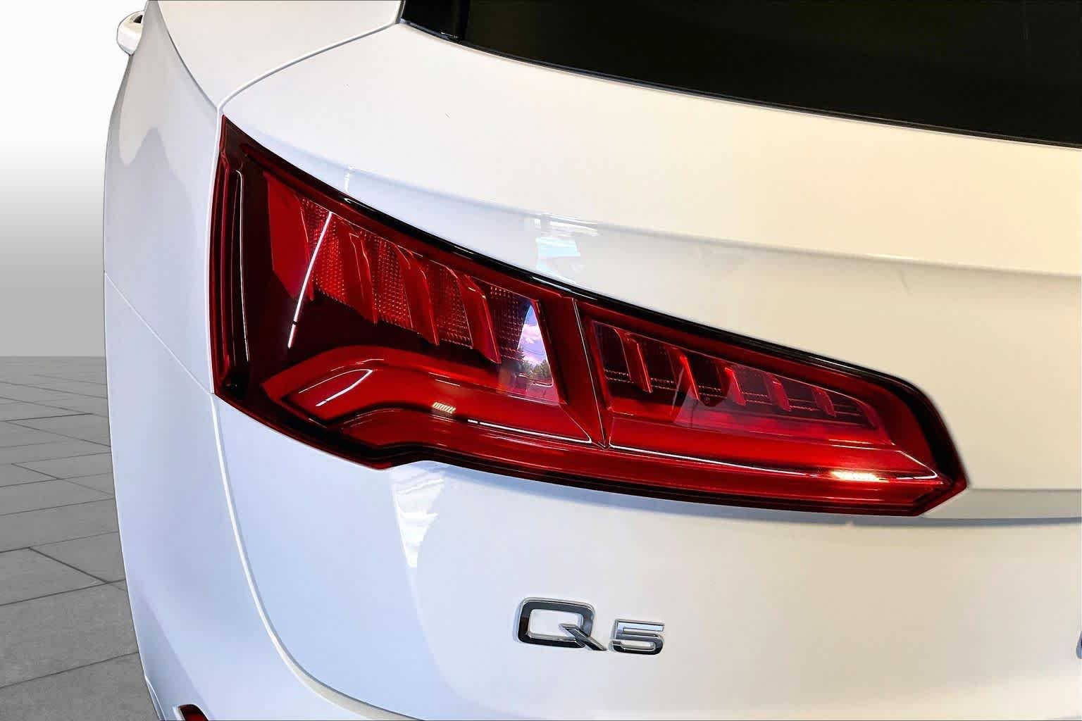 Used 2018 Ibis White Audi Prestige image 28