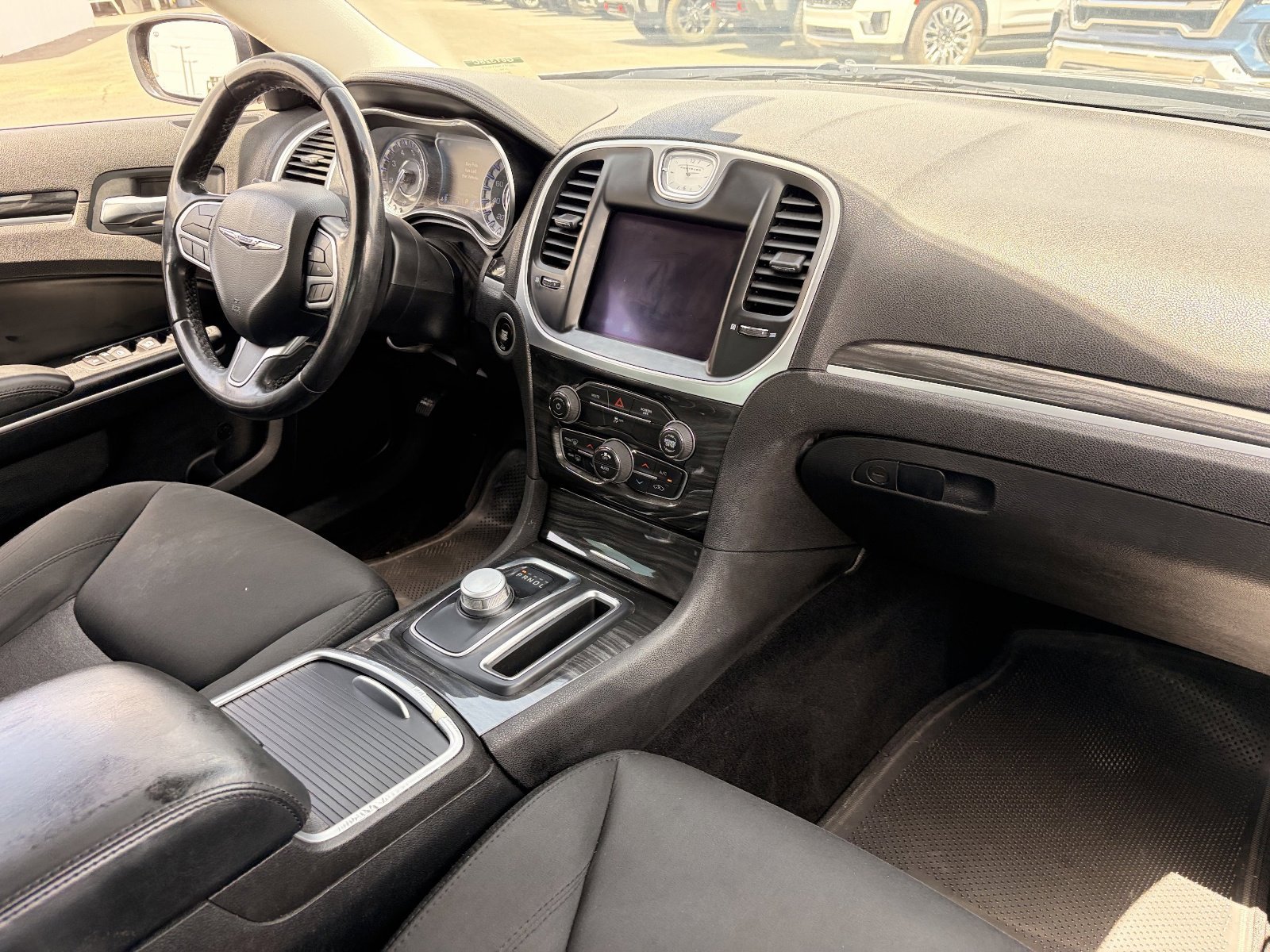 Used 2020 Granite Crystal Metallic Clearcoat Chrysler Touring image 6