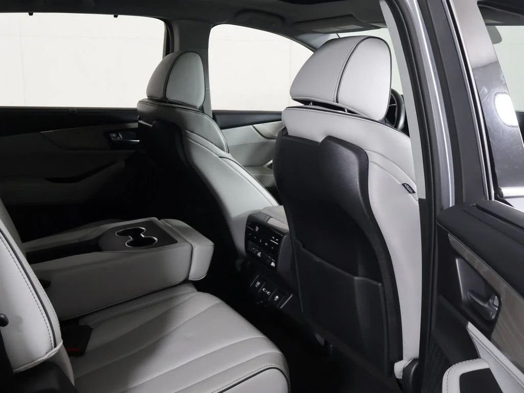 Used 2022 Silver Acura Advance image 33