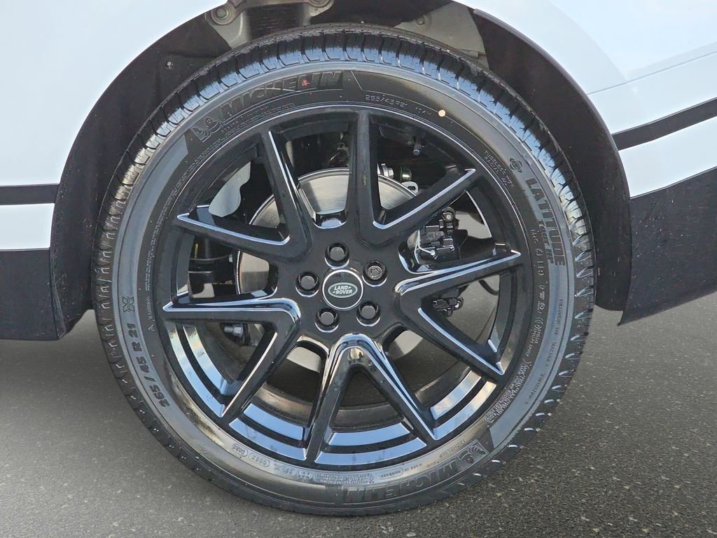 New 2026 Fuji White LAND ROVER Dynamic SE image 35
