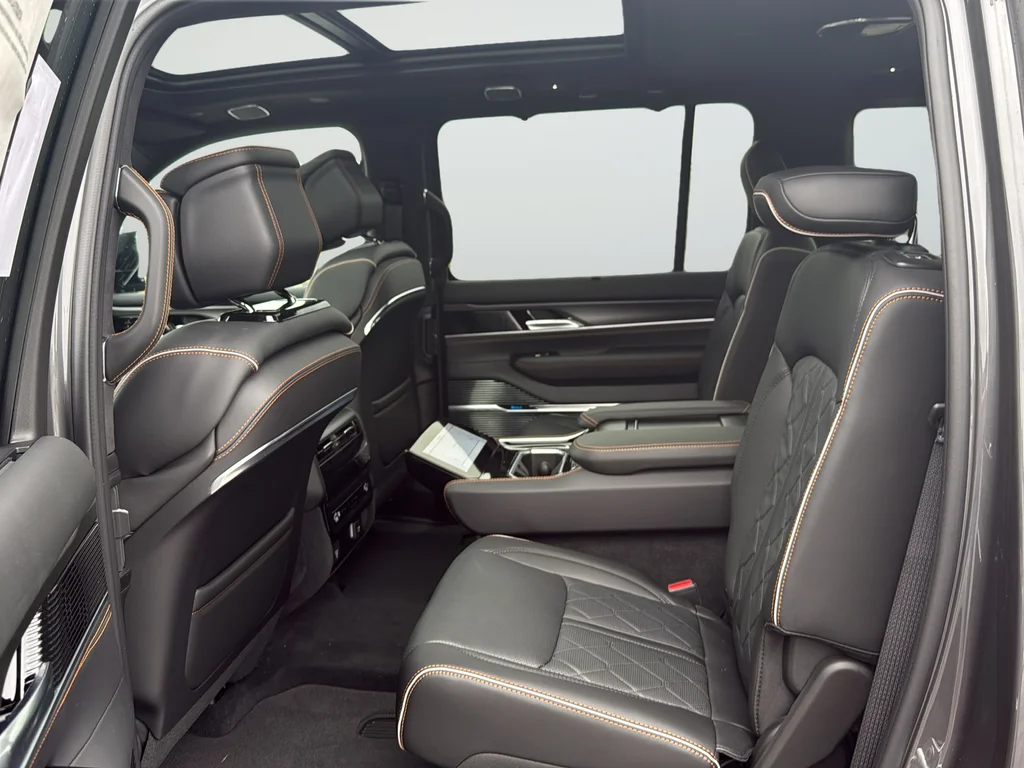 New 2026 Baltic Gray Metallic Clearcoat Jeep Summit Reserve image 27