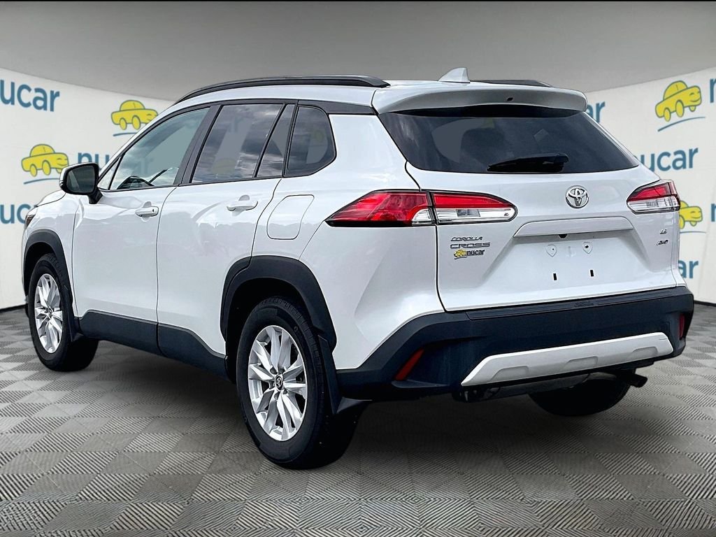 Used 2024 Wind Chill Pearl Toyota LE image 4