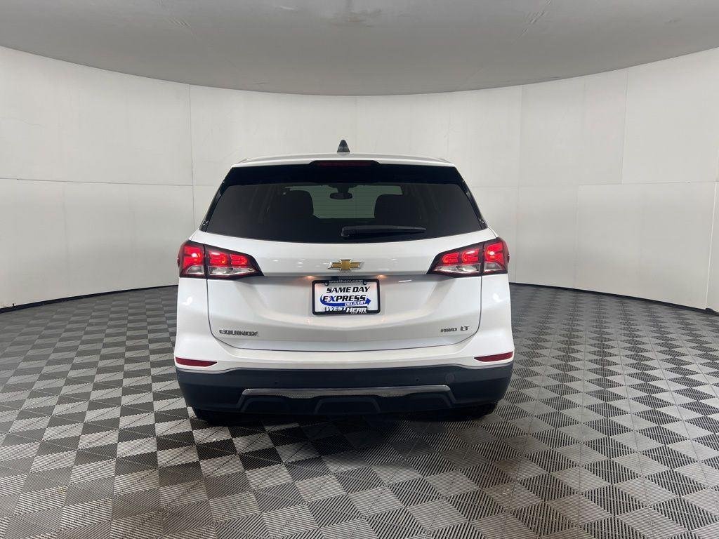 Used 2024 Pearl Chevrolet LT image 16