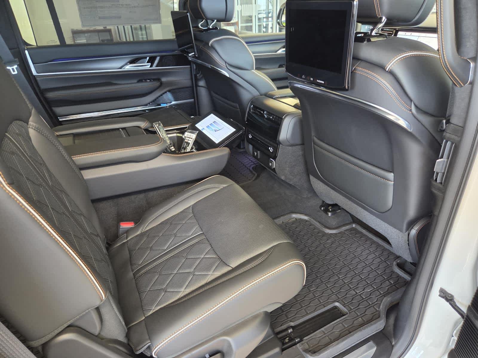 2026 Jeep Grand Wagoneer L Summit Reserve - Photo 11