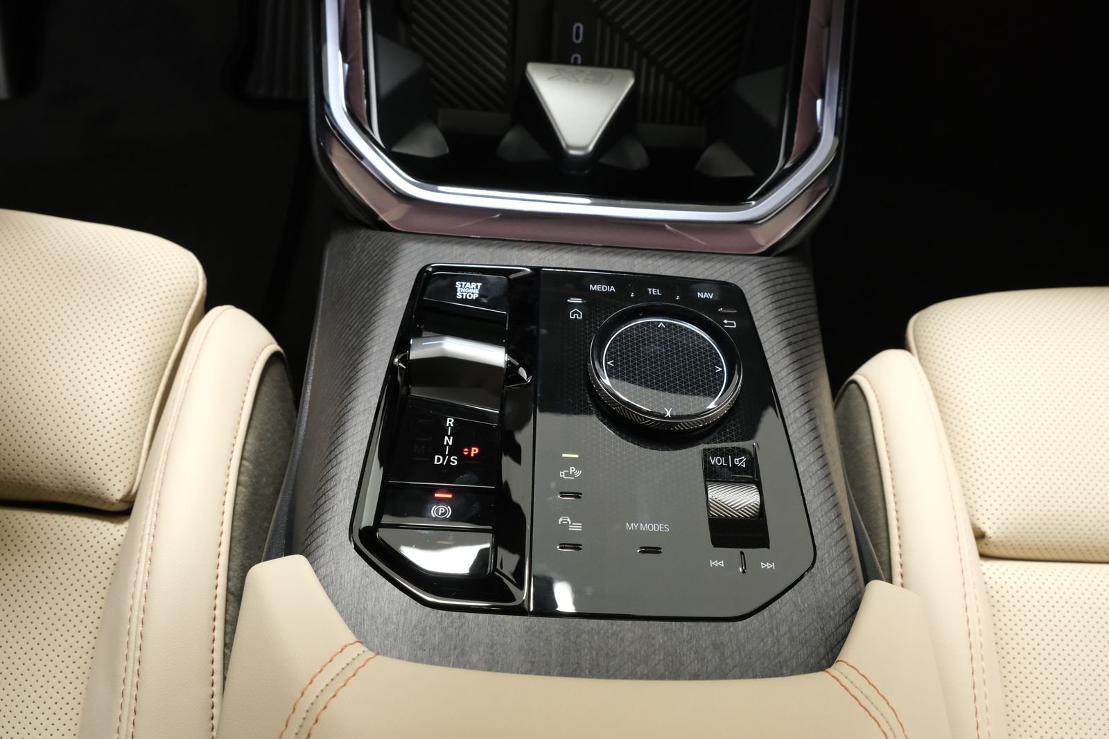 New 2026 Alpine White BMW 30 xDrive image 22