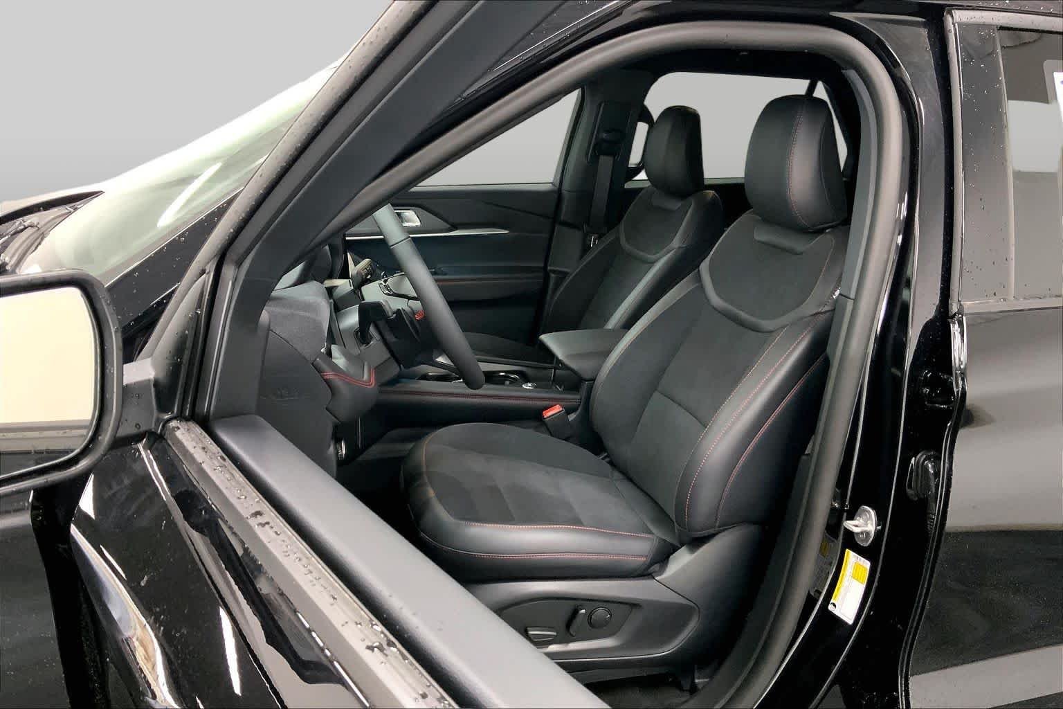 New 2026 Agate Black Metallic Ford ST image 8